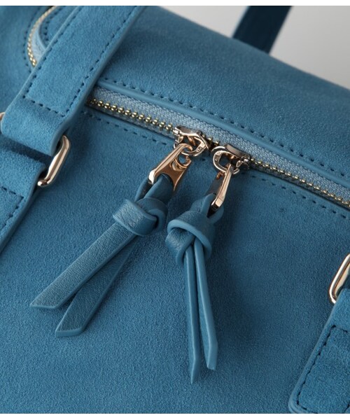 ADAM ET ROPE'(アダムエロペ)の「ベロアスェードカメラバッグ(バッグ・レディース・ネイビー/ベージュ/ブルー・M)」の9枚目の写真