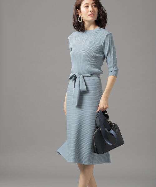 Andemiu（アンデミュウ）の「スカシガラフレアニットワンピース（ワンピース/ドレス・ベージュ/ブルー/ネイビー）」の2枚目の写真