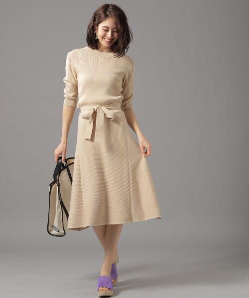 Andemiu（アンデミュウ）の「スカシガラフレアニットワンピース（ワンピース/ドレス・ベージュ/ブルー/ネイビー）」の4枚目の写真