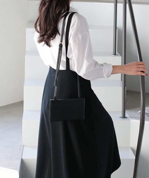 DHOLIC(ディーホリック)の「ミニスクエアショルダーバッグ(ショルダーバッグ・レディース・ブラック/ベージュ/ホワイト/ブラウン・FREE)」の1枚目の写真