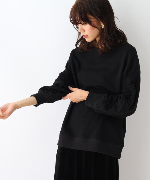 OZOC（オゾック）の「袖ギャザー裏毛スウェット（その他・レディース・グレー(012)/ブラック(019)/ナチュラル(050)/ピンク(072)・38(M)）」の2枚目の写真