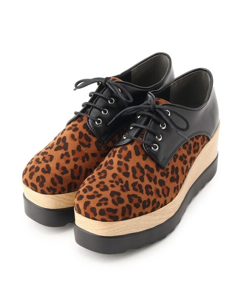 OZOC(オゾック)の「◆厚底シャークソールレースアップシューズ(シューズ・レディース・ブラック(019)/ブラウン(142)・25(22.5cm)/35(23.5cm)/45(24.5cm))」の2枚目の写真