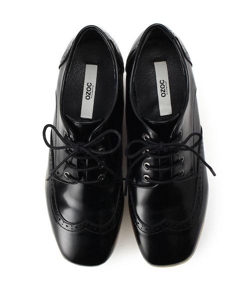 OZOC（オゾック）の「ウイングチップ厚底スニーカー（シューズ・レディース・ブラック(019)/ベージュ(052)/オフホワイト(203)・25(22.5cm)/35(23.5cm)/45(24.5cm)）」の7枚目の写真