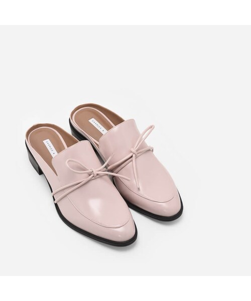 CHARLES & KEITH（チャールズ & キース）の「Almond-Toe Slip-Ons（シューズ・レディース・Black/Grey/Pink/White・35/36/37/38/39/40/41）」の3枚目の写真