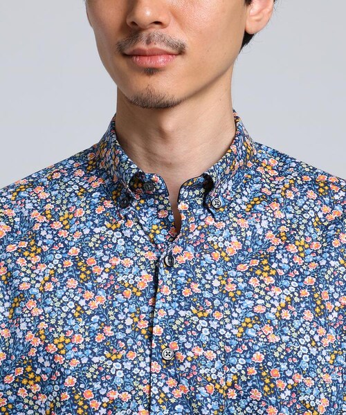 美品 TAKEO KIKUCHI LIBERTY ART FABRICS シャツ TAKEO KIKUCHI（タケオキクチ）の「LIBERTY FABRICプリント