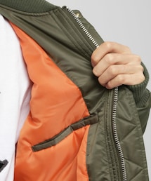 LEGENDA（レジェンダ）の「パラシュートストラップ付きボンバー