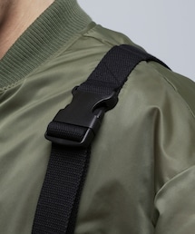 LEGENDA（レジェンダ）の「パラシュートストラップ付きボンバー