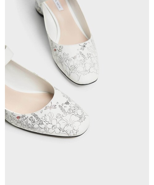 CHARLES & KEITH（チャールズ & キース）の「Floral Printed Detail Mary Jane Heels（シューズ・レディース・White・34/35/36/37/38/39/40/41）」の5枚目の写真