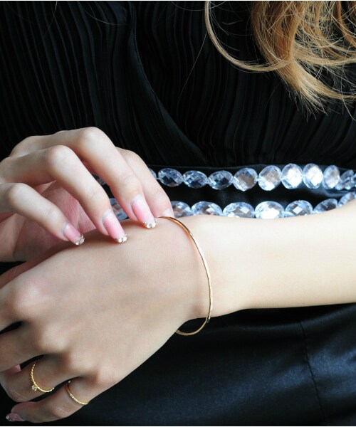 les desseins de DIEU（レデッサンドゥデュー）の「レ デッサン ドゥ デュー 917 ソリッドゴールド 金線 バングル 1.5ミリ ダイヤ無し（バングル/リストバンド・レディース・ゴールド・19cm）」の2枚目の写真