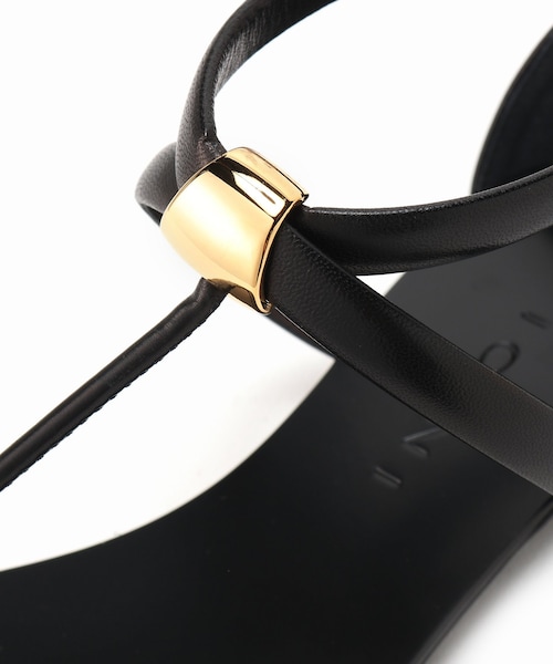 Deuxieme Classe（ドゥーズィエムクラス）の「VICINI STRAP SANDAL