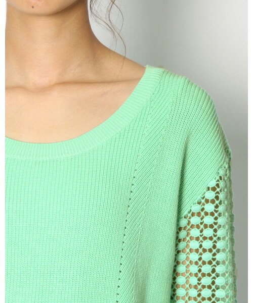 VICKY(ビッキー)の「袖レース使いプルオーバーニット(トップス・レディース・オフホワイト/ブラック/グリーン/グレージュ・M)」の7枚目の写真