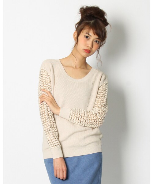 VICKY(ビッキー)の「袖レース使いプルオーバーニット(トップス・レディース・オフホワイト/ブラック/グリーン/グレージュ・M)」の3枚目の写真