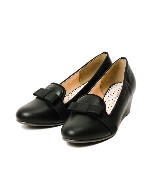 earth music&ecology（アースミュージックアンドエコロジー）の「オペラウェッジシューズ（パンプス・レディース・ピンクベージュ/ブラック/アイボリー・25cm）」の2枚目の写真