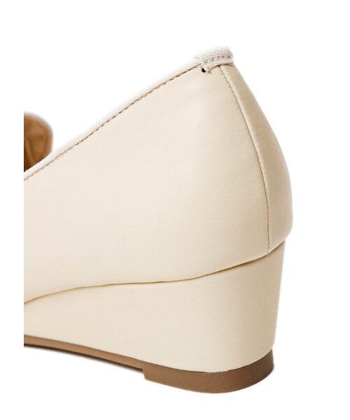 earth music&ecology（アースミュージックアンドエコロジー）の「オペラウェッジシューズ（パンプス・レディース・ピンクベージュ/ブラック/アイボリー・25cm）」の8枚目の写真