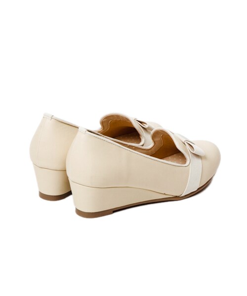 earth music&ecology（アースミュージックアンドエコロジー）の「オペラウェッジシューズ（パンプス・レディース・ピンクベージュ/ブラック/アイボリー・25cm）」の5枚目の写真