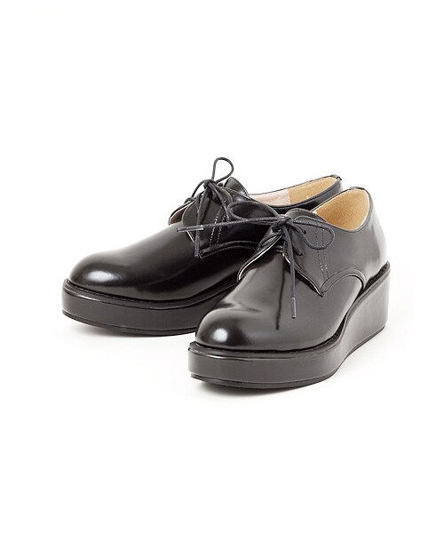 earth music&ecology（アースミュージックアンドエコロジー）の「厚底メンズライクシューズ（パンプス・レディース・ブラック/ホワイト・25cm）」の3枚目の写真