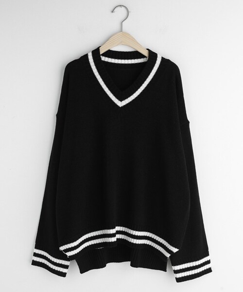 DHOLIC（ディーホリック）の「ラインVネックアンバランスニット（ニット/セーター・レディース・ホワイト/ブラック/ブルー・FREE）」の2枚目の写真
