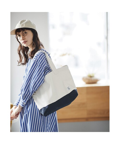 Sunny clouds(サニークラウズ)の「サニークラウズ マリンなキャンバスバッグ(バッグ・財布・靴 > バッグ > その他バッグ・レディース・ホワイト/ネイビー)」の7枚目の写真