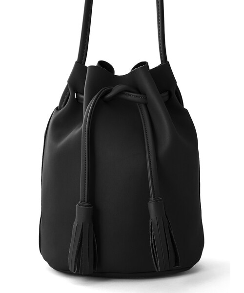 GRL(グレイル)の「ポーチ付きタッセル巾着ショルダーバッグ(ショルダーバッグ・レディース・ブラック/ベージュ・F)」の1枚目の写真
