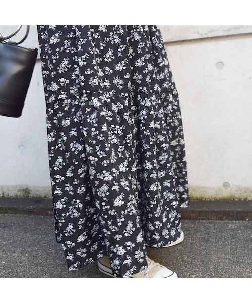 no brand（ノーブランド）の「フラワープリントロングSK（スカート・レディース・その他）」の3枚目の写真