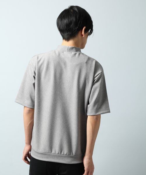 HARE（ハレ）の「ポンチハイネックプルオーバー５分袖（トップス・メンズ・グレー/ネイビー/オフホワイト・Ｍ/Ｓ）」の5枚目の写真