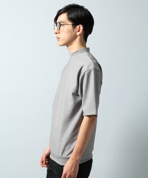 HARE（ハレ）の「ポンチハイネックプルオーバー５分袖（トップス・メンズ・グレー/ネイビー/オフホワイト・Ｍ/Ｓ）」の4枚目の写真