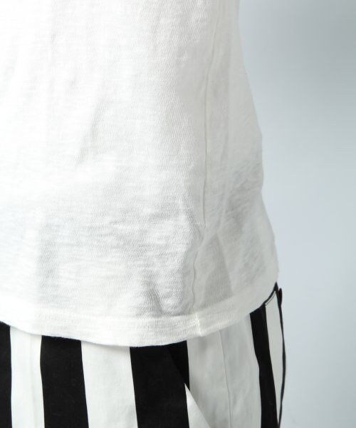 HARE（ハレ）の「スラブＶネックカットソー（トップス・メンズ・グレー/ネイビー/オフホワイト/グリーン/ブルー・Ｌ/Ｍ/Ｓ）」の10枚目の写真