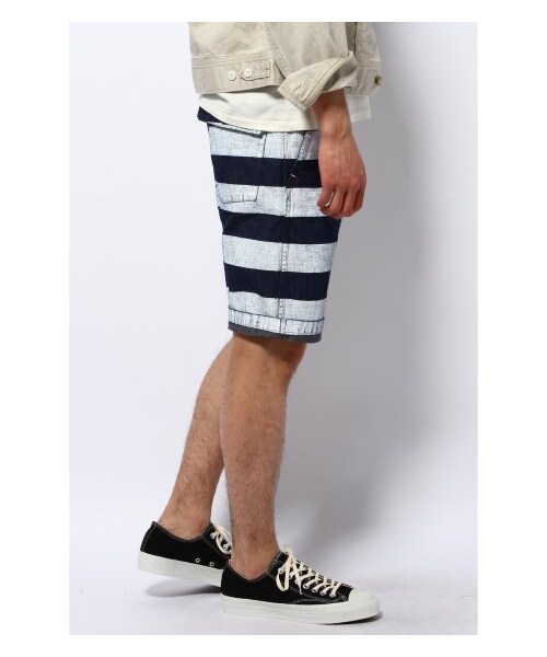 JOURNAL STANDARD J.S HOMESTEAD（ジャーナルスタンダードホームステッド）の「オリジナルプリントデニムプリズンボーダーベイカーショーツ（ショート・ハーフパンツ・メンズ・ネイビー・8/L/M/S）」の3枚目の写真