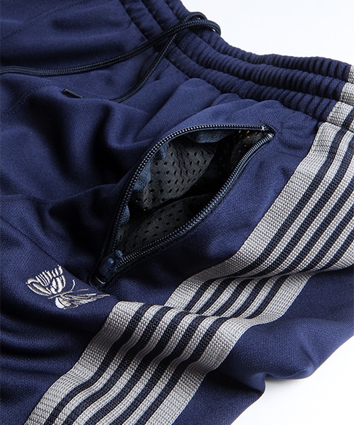 Needles(ニードルス)の「別注Papillon Emb Side Line Track Pant(パンツ・メンズ・ネイビー/パープル・S/M)」の5枚目の写真