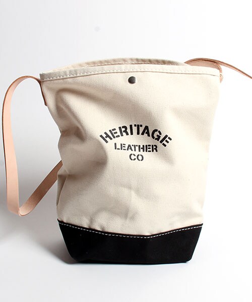 HERITAGE LEATHER(ヘリテージレザー)の「BUCKET SHOULDER BAG(バッグ・メンズ・ブラック/ネイビー・ONE SIZE)」の1枚目の写真