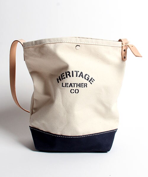 HERITAGE LEATHER(ヘリテージレザー)の「BUCKET SHOULDER BAG(バッグ・メンズ・ブラック/ネイビー・ONE SIZE)」の2枚目の写真