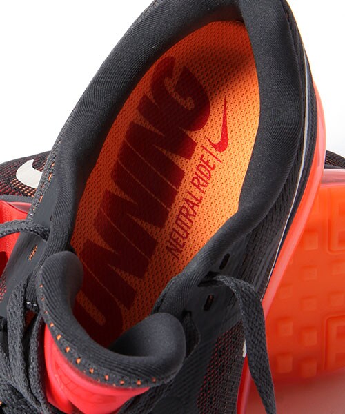 NIKE（ナイキ）の「エアマックス2014（シューズ・メンズ・ブラック/レッド/その他/柄６・9/10）」の10枚目の写真