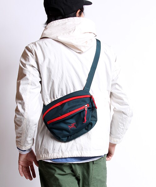 ARC'TERYX（アークテリクス）の「MAKA2（バッグ・メンズ・ブラック/レッド/イエロー/ネイビー・ONE SIZE）」の18枚目の写真