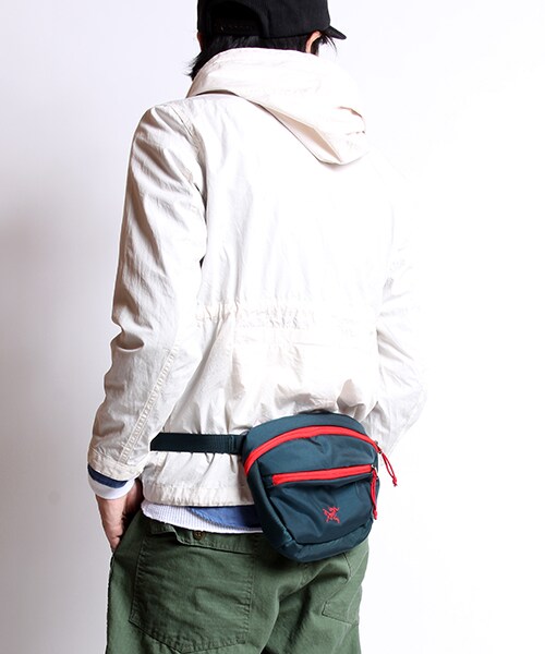 ARC'TERYX（アークテリクス）の「MAKA2（バッグ・メンズ・ブラック/レッド/イエロー/ネイビー・ONE SIZE）」の19枚目の写真