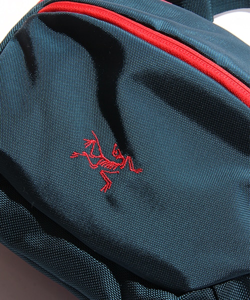 ARC'TERYX（アークテリクス）の「MAKA2（バッグ・メンズ・ブラック/レッド/イエロー/ネイビー・ONE SIZE）」の6枚目の写真