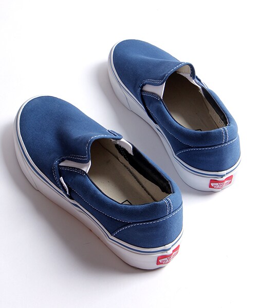 VANS（バンズ）の「CLASSIC SLIP-ON（シューズ・メンズ・ホワイト/オフホワイト/ブラック/ネイビー・8/9/10）」の6枚目の写真