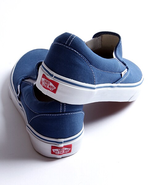 VANS（バンズ）の「CLASSIC SLIP-ON（シューズ・メンズ・ホワイト/オフホワイト/ブラック/ネイビー・8/9/10）」の7枚目の写真