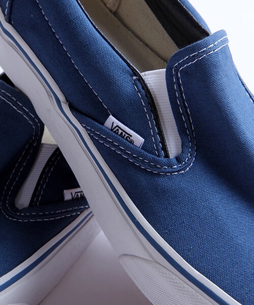VANS（バンズ）の「CLASSIC SLIP-ON（シューズ・メンズ・ホワイト/オフホワイト/ブラック/ネイビー・8/9/10）」の10枚目の写真