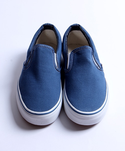 VANS（バンズ）の「CLASSIC SLIP-ON（シューズ・メンズ・ホワイト/オフホワイト/ブラック/ネイビー・8/9/10）」の5枚目の写真