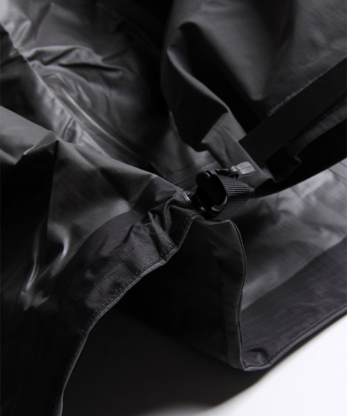 ARC'TERYX(アークテリクス)の「Beta SL Jacket(ジャケット/アウター・メンズ・グレー/ブラック/レッド・S/M)」の13枚目の写真