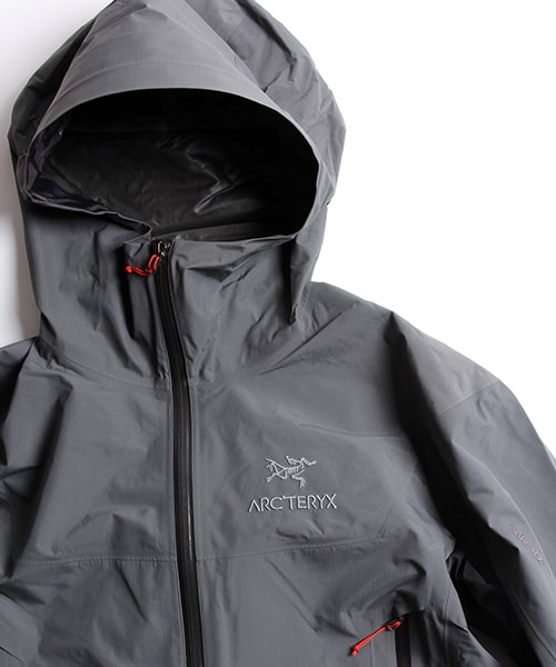 ARC'TERYX(アークテリクス)の「Beta SL Jacket(ジャケット/アウター・メンズ・グレー/ブラック/レッド・S/M)」の5枚目の写真