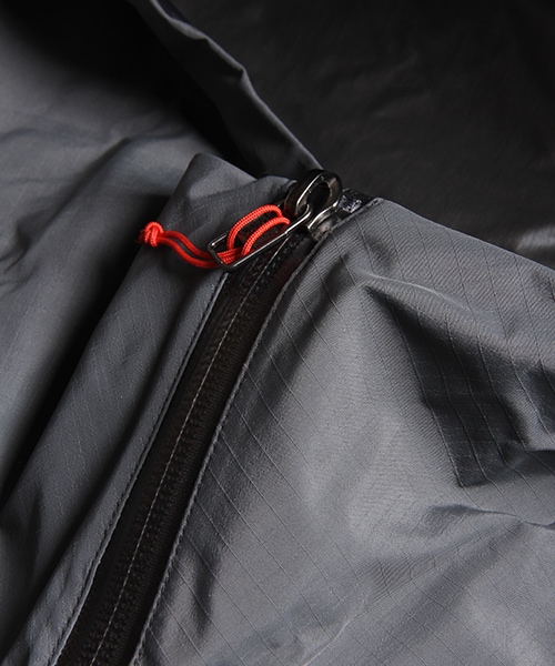 ARC'TERYX(アークテリクス)の「Beta SL Jacket(ジャケット/アウター・メンズ・グレー/ブラック/レッド・S/M)」の6枚目の写真