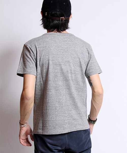 FilMelange（フィルメランジェ）の「DIZZY（トップス・メンズ・ホワイト/グレー/ワインレッド・3/4）」の5枚目の写真