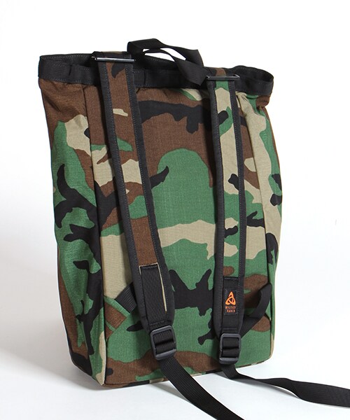 MYSTERY RANCH（ミステリーランチ）の「BOOTY BAG（バッグ・メンズ・ブラック/ネイビー/カモフラージュ・ONE SIZE）」の5枚目の写真