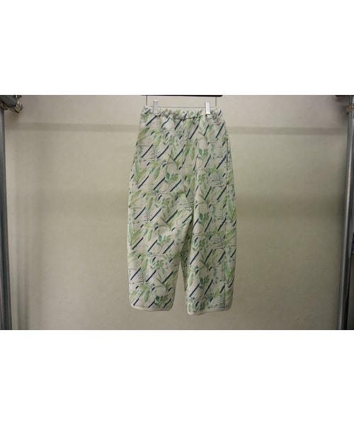 sneeuw（スニュウ）の「sneeuw　ボタニカルプリントドローパンツ（その他パンツ・レディース・その他）」の5枚目の写真