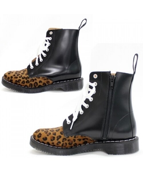 RNA（アールエヌエー）の「レオパードコンビ8ホールブーツ（シューズ・レディース・ブラック×ヒョウ柄・S/M）」の2枚目の写真