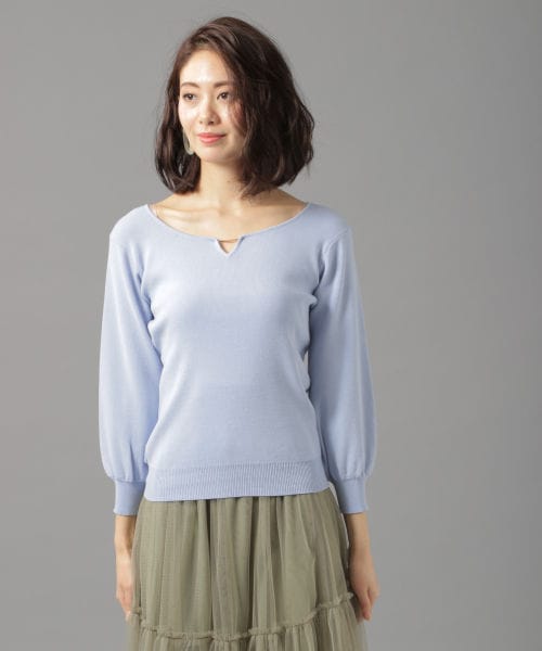 Andemiu（アンデミュウ）の「フロントアクセツキニット7分袖（トップス・オフホワイト/ピンク/ブルー/ネイビー）」の8枚目の写真