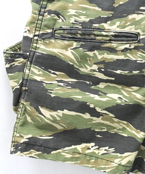 RNA（アールエヌエー）の「＜予約＞プリントタックショーパン（パンツ・レディース・フッドランドカモフラ/タイガーカモフラ/ヒョウ柄(キャメル)・M）」の14枚目の写真
