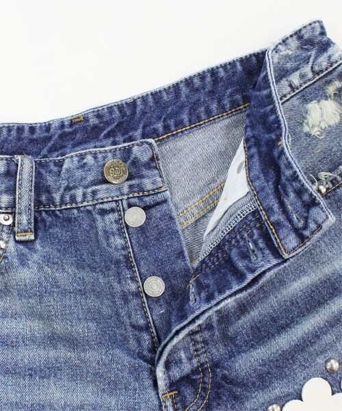 RNA SWEAT（アールエヌエースウェット）の「デイジーリメイクデニムショーパン（パンツ・レディース・スペシャル・S/M）」の4枚目の写真