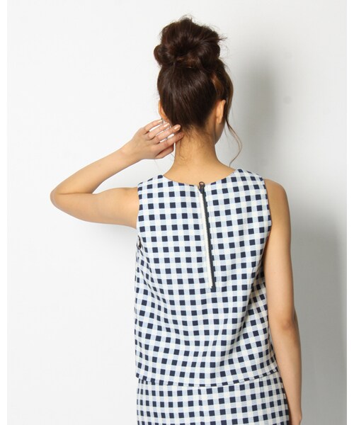 VICKY（ビッキー）の「ギンガムチェックノースリPO（トップス・レディース・インディゴ/ホワイト・M）」の3枚目の写真